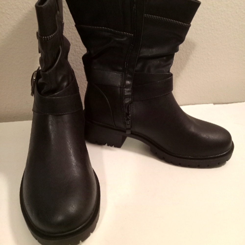 Louika wide width ankle boots size 7.5 XW